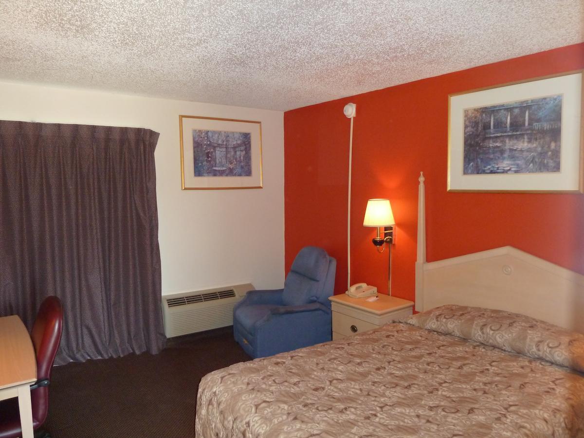 Canterbury Inn & Suites Parsons Room photo
